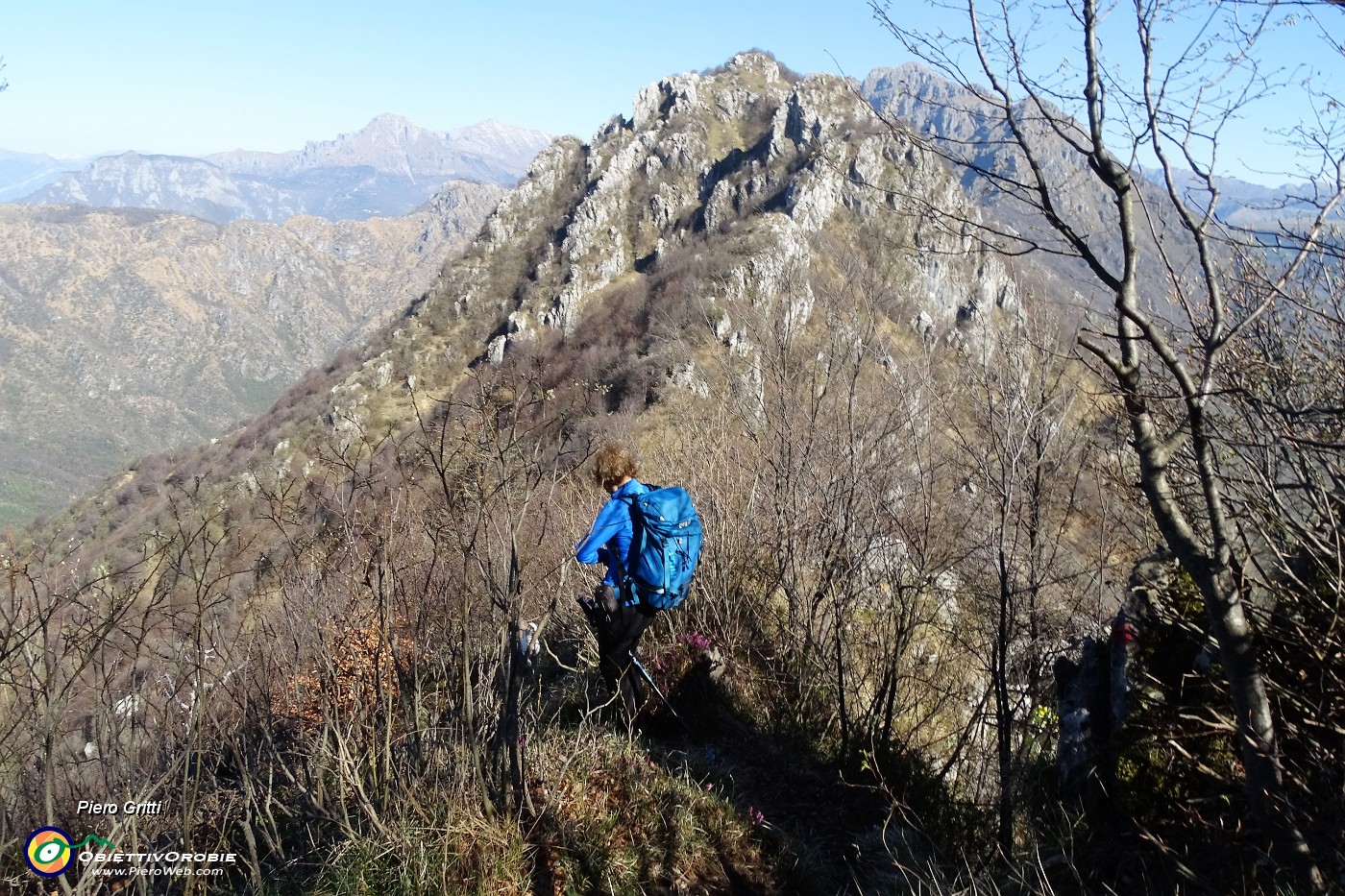 37 Prima ripida discesa per poi risalire in Monte Ocone ....JPG